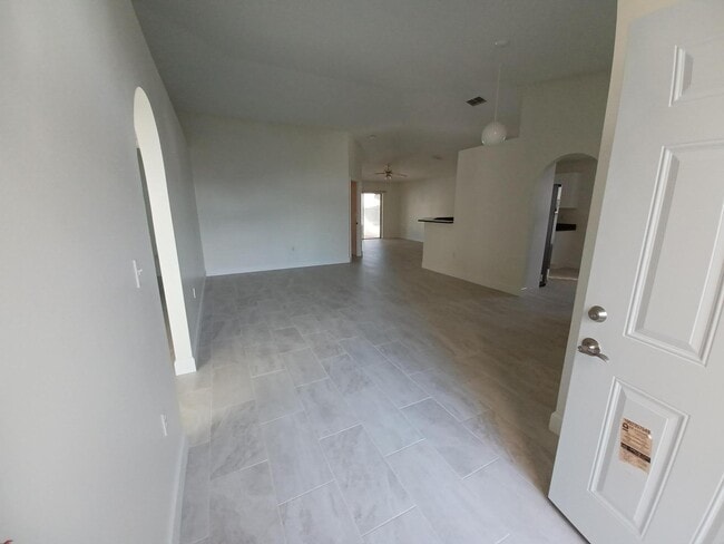 Photo - 1125 White Oak Cir