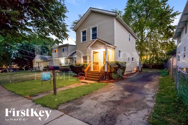 Photo - 709 Porter St