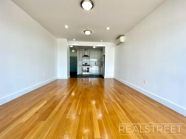 Photo - LUXURY LOFT in Queens! Unit 403