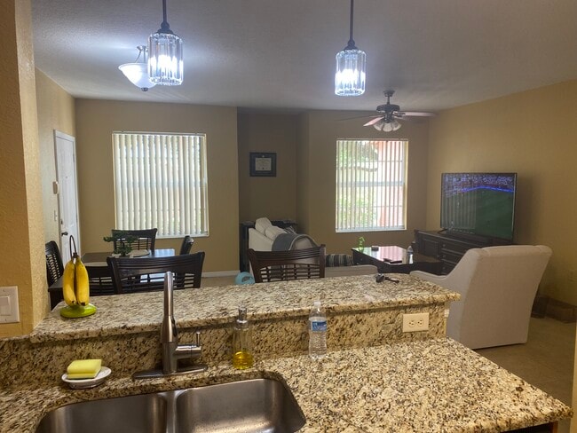 Photo - 150 SW Peacock Blvd Unit 26-104