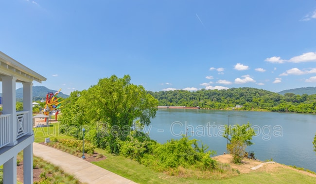 Photo - 602 Mariner Way