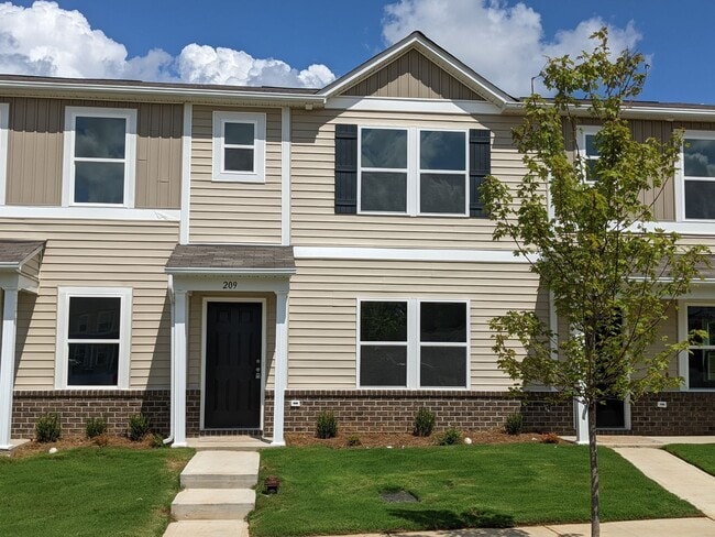 Building Photo - 2 Story Townhome-Salisbury