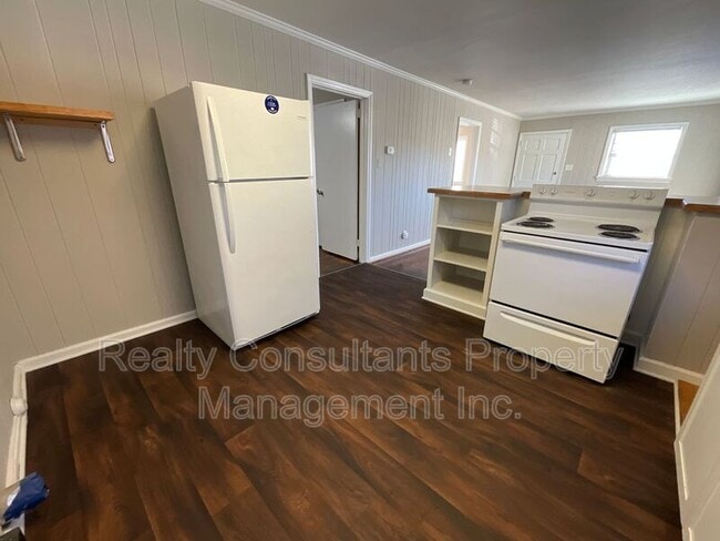 Photo - 201 Lowdermilk St