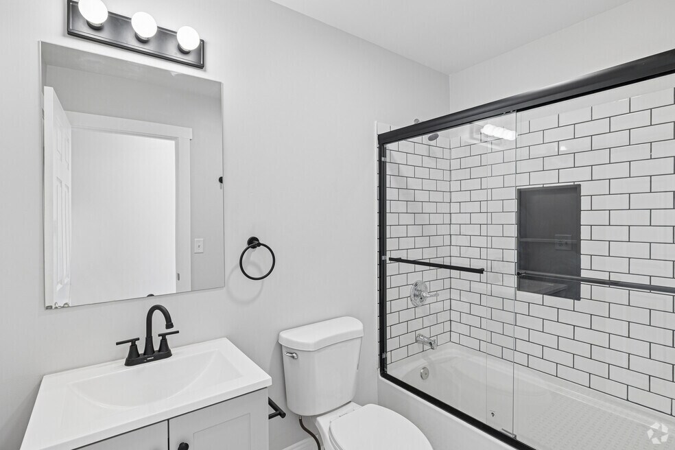 1BR, 1BA - 1,000SF - Bathroom