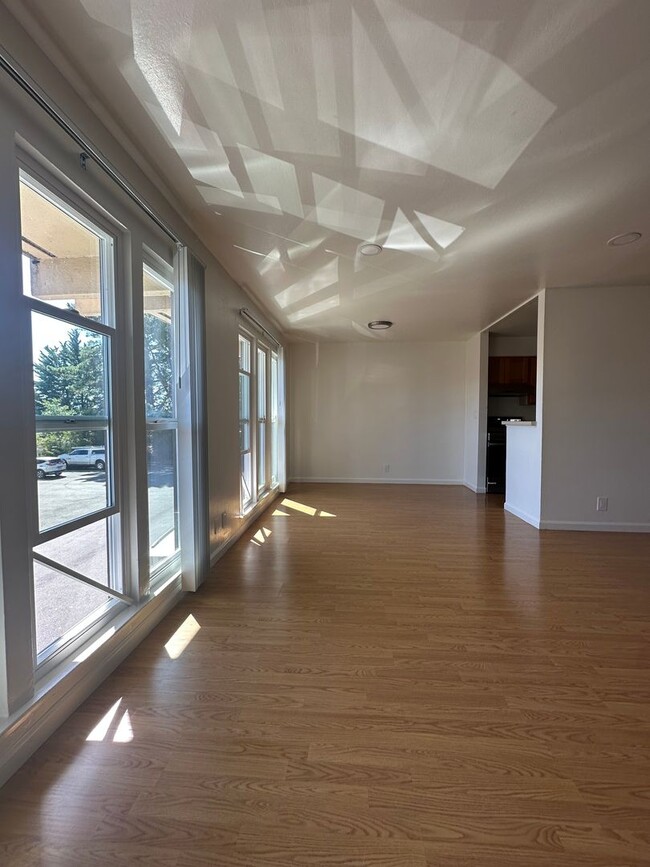 Building Photo - C-151 Darby Unit #2 Rental