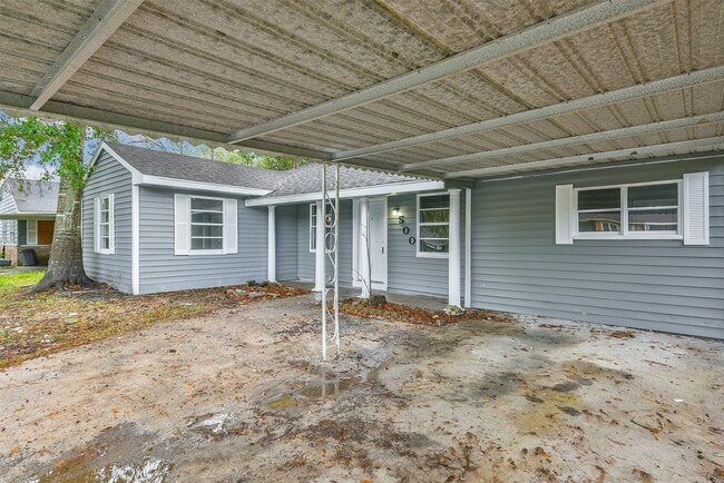 Photo - 500 Farrer St