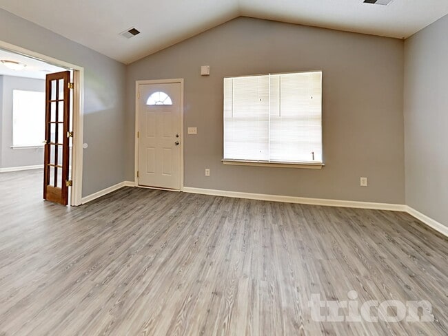 Photo - 120 Oakbrook Village Rd