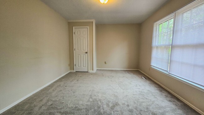 Photo - 4059 Village Pl