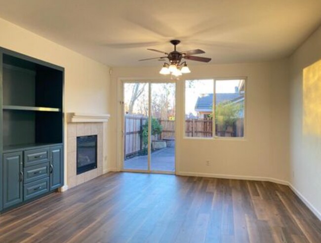 Photo - Amazing (Natomas) 4/2 Single Story!  Please read ad for viewings.