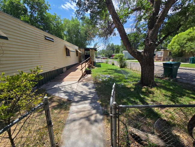 Photo - 825 E Ottley Ave