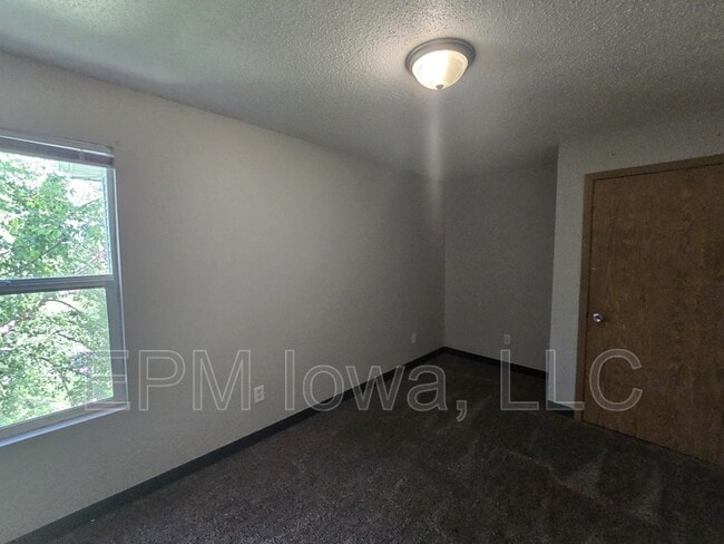 Photo - 64 Miller Ave SW