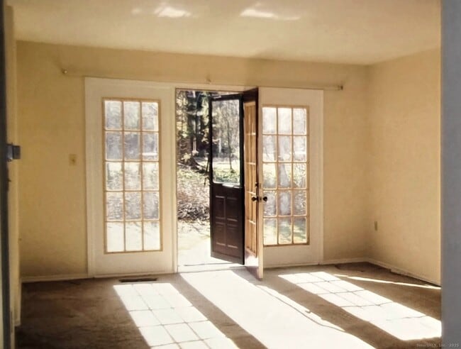 Photo - 35 Nutmeg Rd Unit APT B3