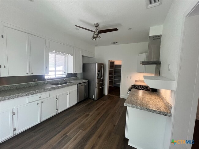Photo - 115 Hickman St
