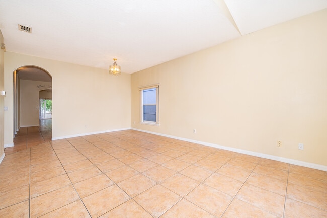 Photo - 10831 Leader Ln