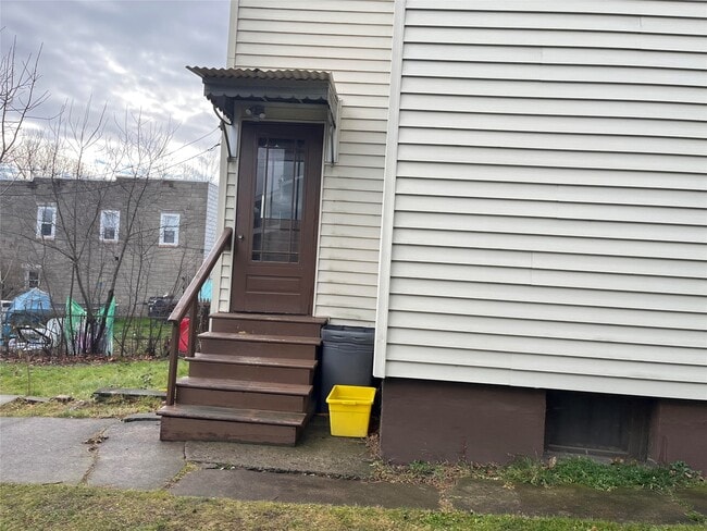 Photo - 124 Squires Ave Unit 2