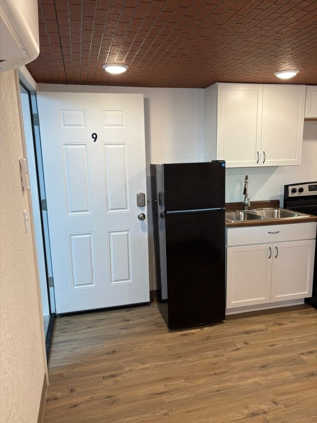 Photo - 404 S Franklin St