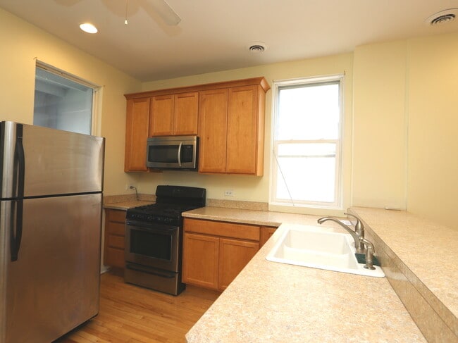 Photo - 2342 W Barry Ave