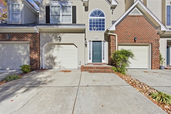 Photo - 5456 Summer Crescent