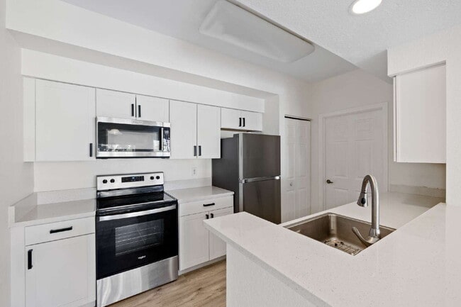Building Photo - St Croix - two bedroom, two bath condo. Gr... Unit #421
