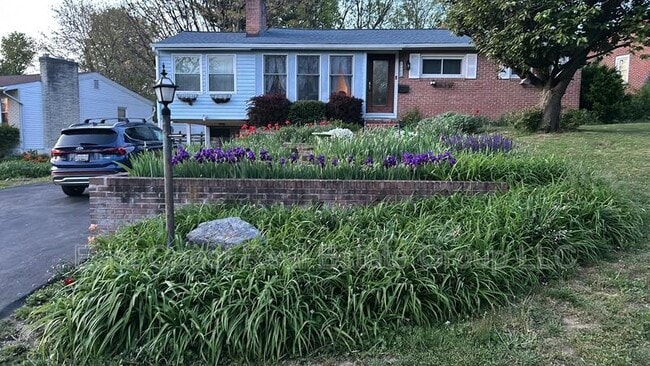 Building Photo - 17712 Crest View Ave