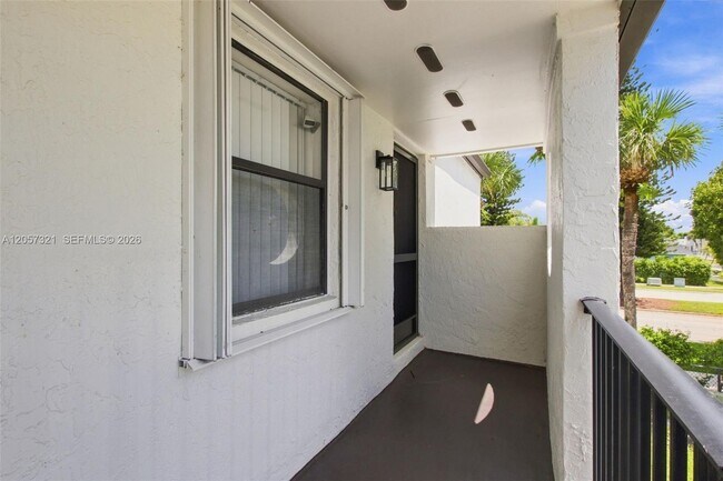 Photo - 11396 Taft St Unit 11396