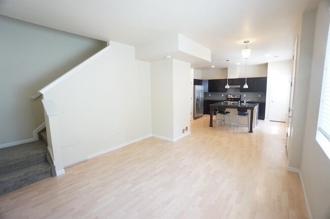 Photo - 2221 Ulster St