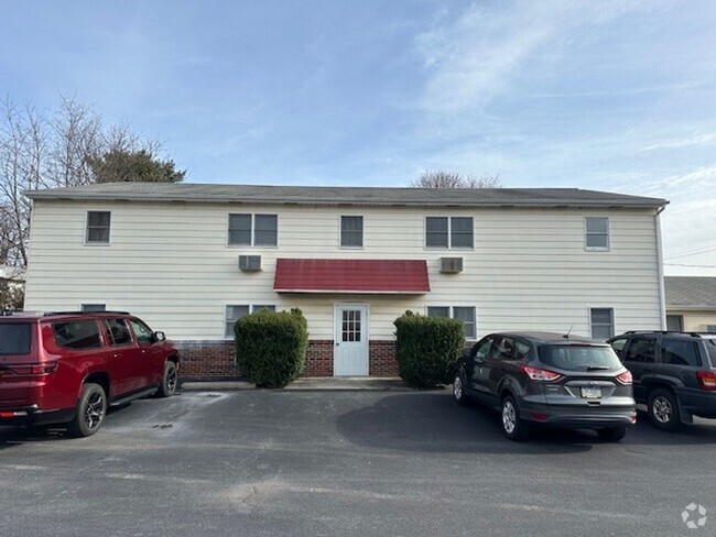 Building Photo - Central Dauphin School District 1st Floor ... Unit 4 Rental