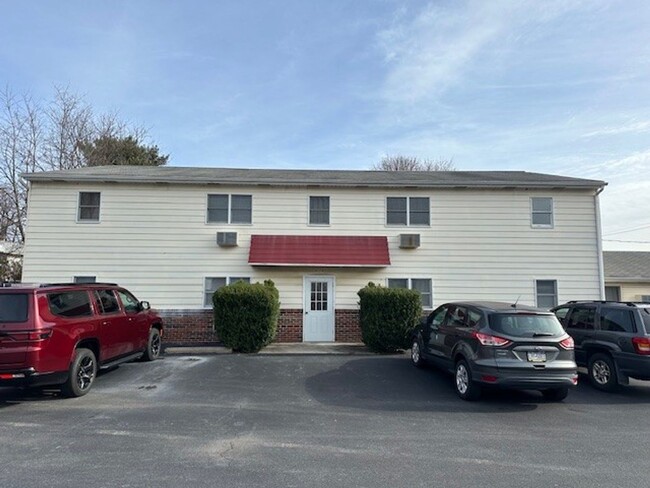 Central Dauphin School District 1st Floor ... - Central Dauphin School District 1st Floor ... Apartment Unit 4