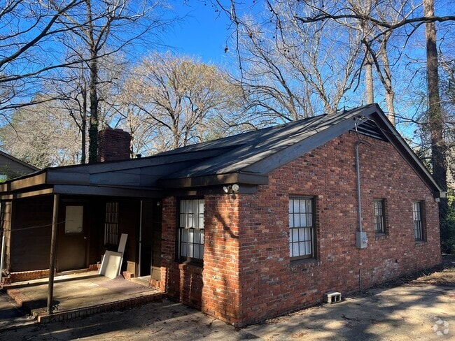 Building Photo - **AVAILABLE NOW**3 bedroom / 2 bathroom Ho... Rental