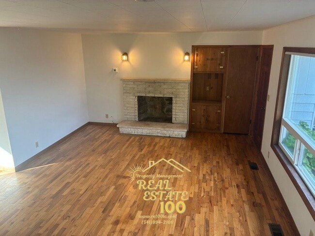 Photo - 928 SW Bay View Ln