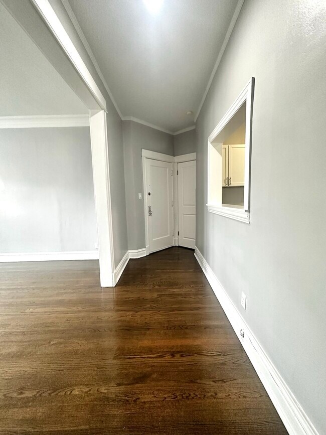 Photo - 1210 W Montrose Ave Unit 3