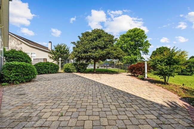 Photo - Coastal Living in a Quiet Community