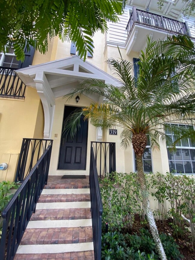 Photo - 319 Flamingo Dr Townhome