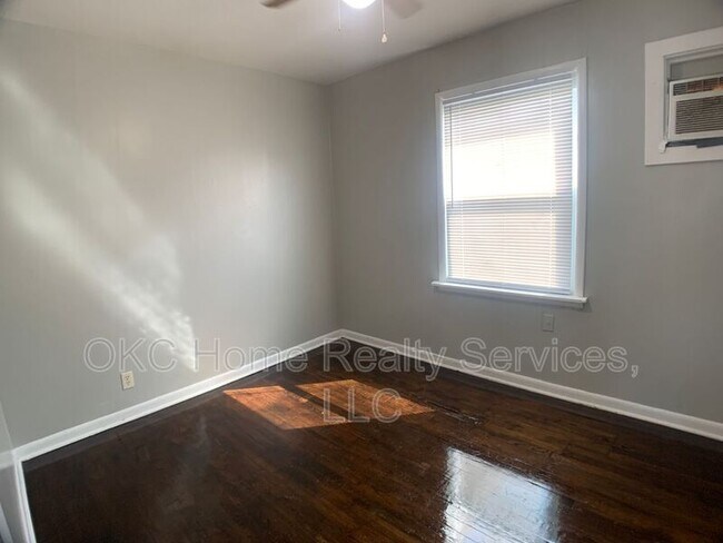 Photo - 3117 N Lindsay Ave
