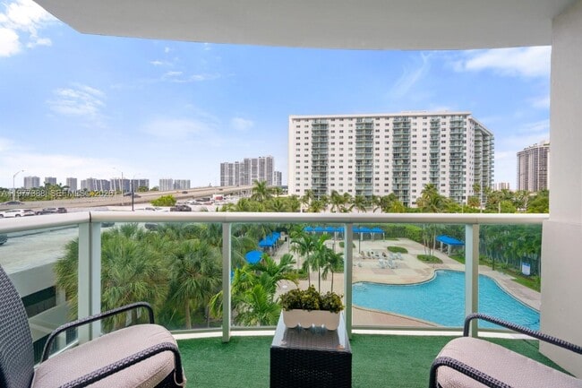 Building Photo - 19370 Collins Ave Unit 402