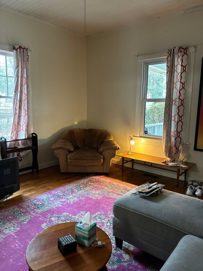 Photo - 3 Bedroom home near downtown and campus.