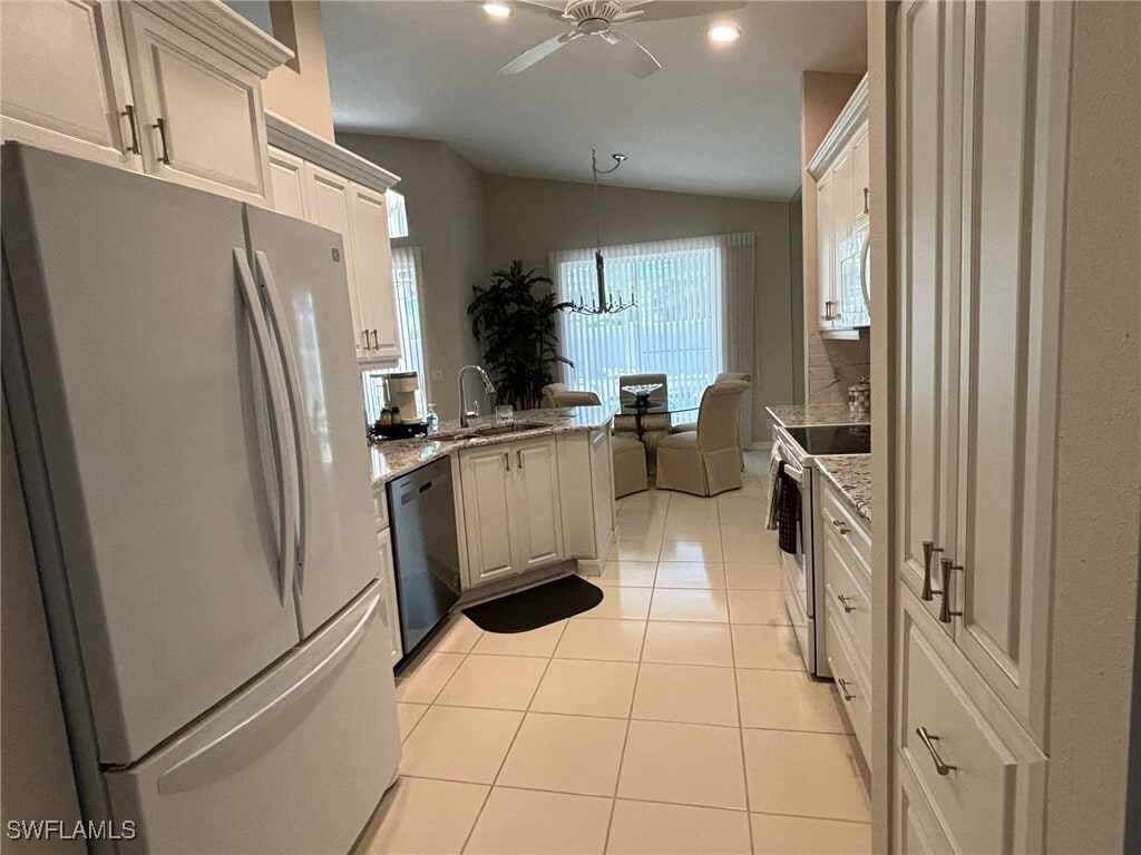 Photo - 20319 Castlemaine Ave