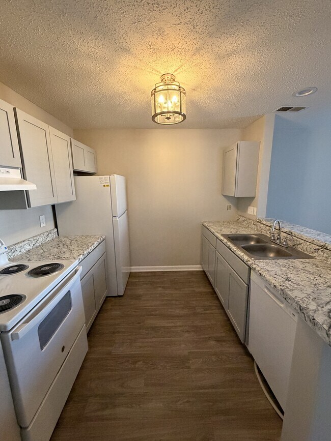 Photo - 15 Hamiltons Bay Ct