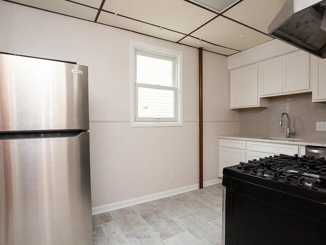 733 Hudson Ave Unidad 1
