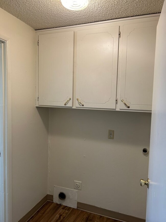 Photo - (894) 5th Ave Tri-Plex - 2 Bedroom / 1.5 B... Unit 1