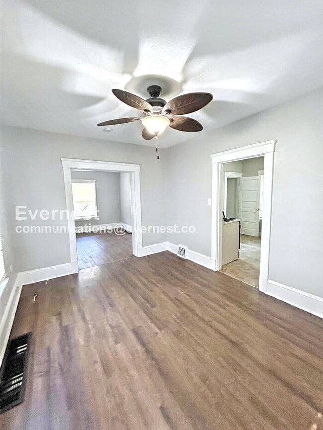 Photo - 8002 Bellevue Ave