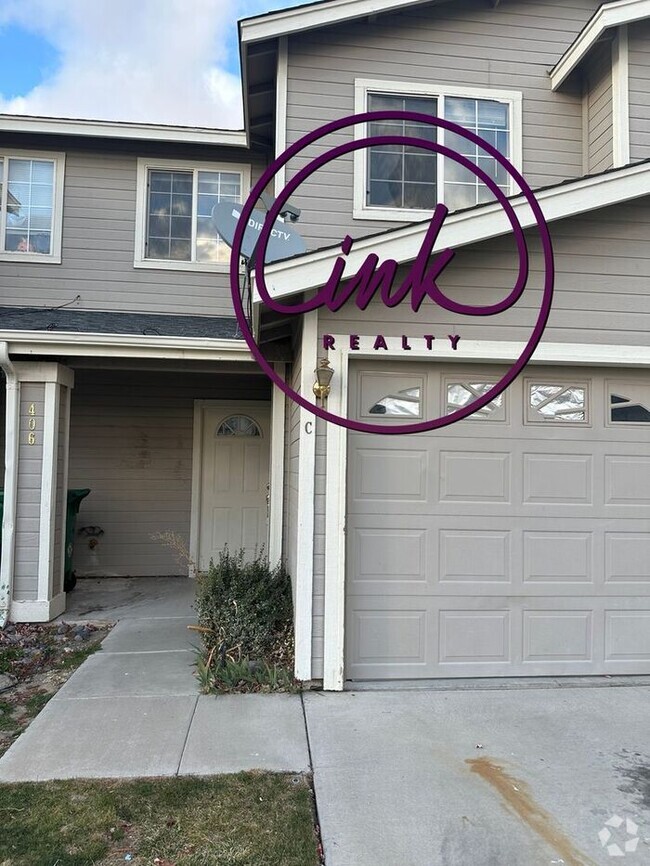 Building Photo - Town Home in Dayton