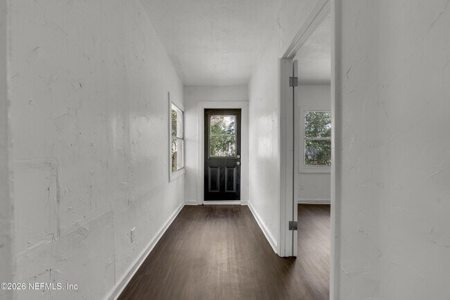 Photo - 1227 Dena St