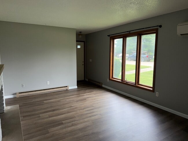 Photo - 161 E James Dr