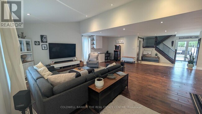 Photo - 247 Poplar Ave