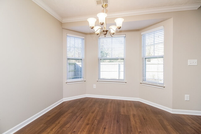 Photo - 327 Sarava Ln