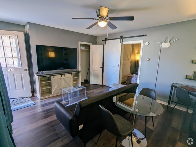 Building Photo - 146 2nd St Rental
