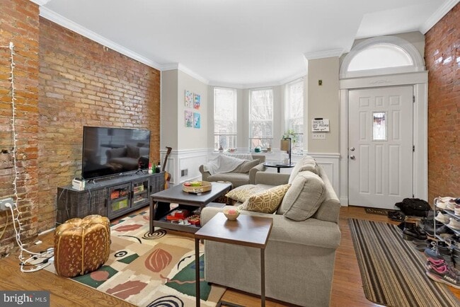 Photo - 2229 St Albans St
