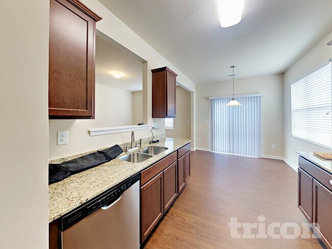 Photo - 2046 Aragon Lane