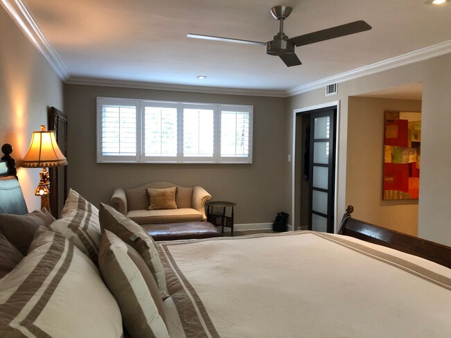 Beautifully updated 2 bedroom 2.5 bath tow... - Beautifully updated 2 bedroom 2.5 bath tow... Casa